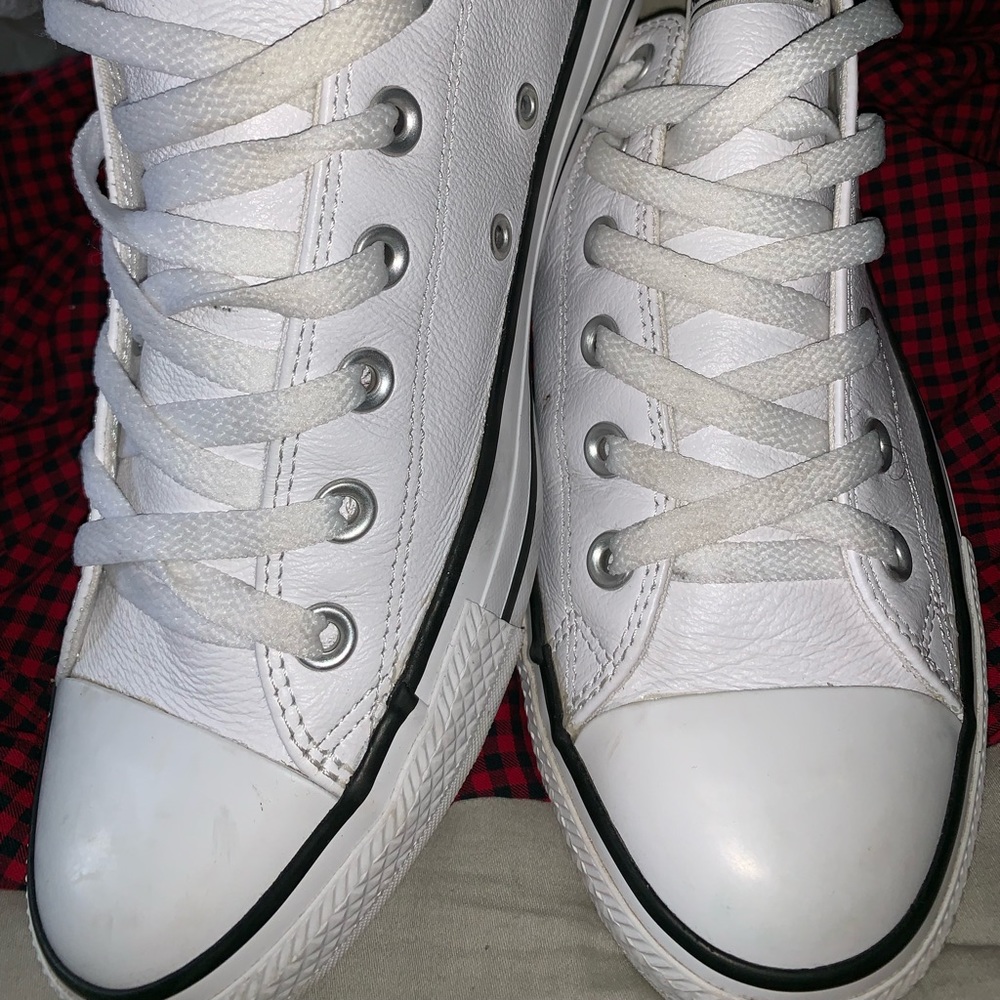 White leather converse! EUC worn twice